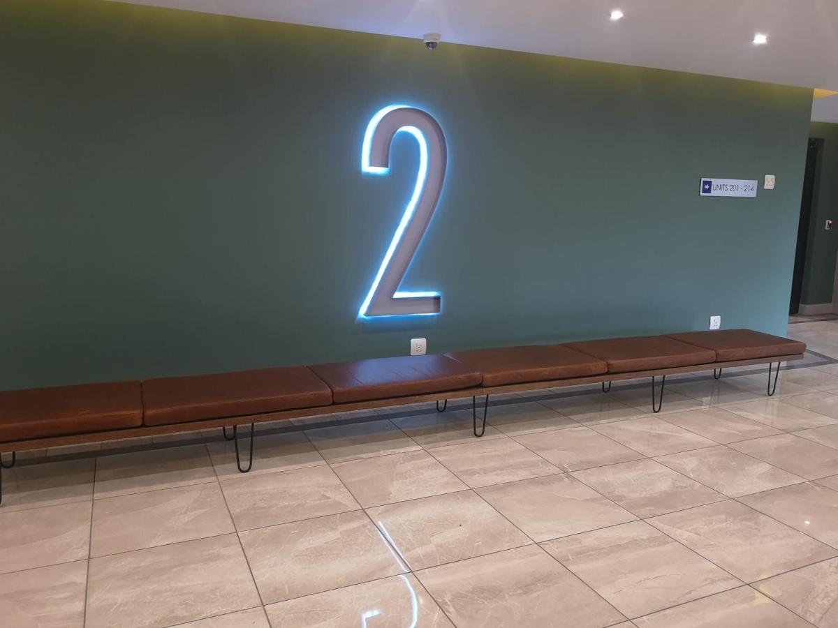 The Regency - Cosy Private Hotel Apartment - Unit 219 Pretoria-Noord エクステリア 写真