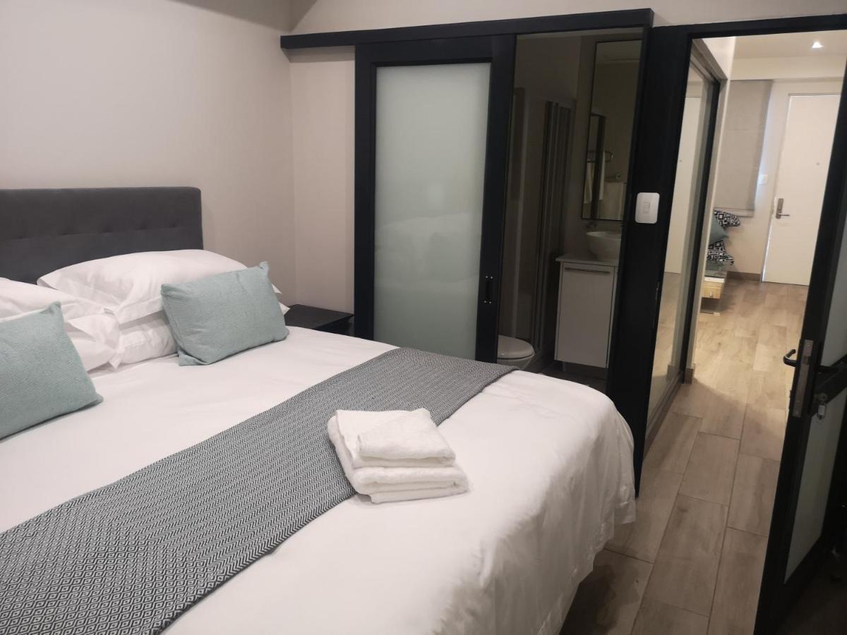 The Regency - Cosy Private Hotel Apartment - Unit 219 Pretoria-Noord エクステリア 写真