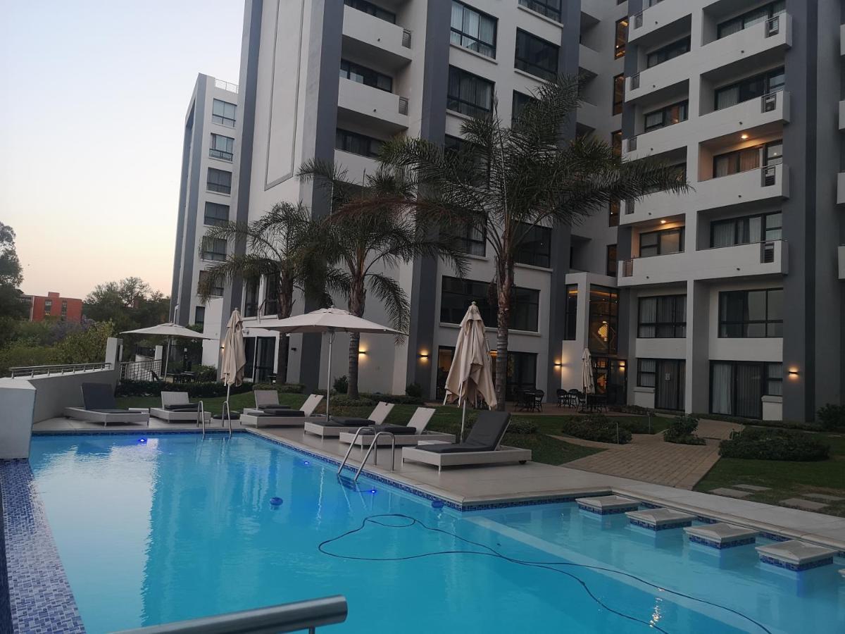 The Regency - Cosy Private Hotel Apartment - Unit 219 Pretoria-Noord エクステリア 写真